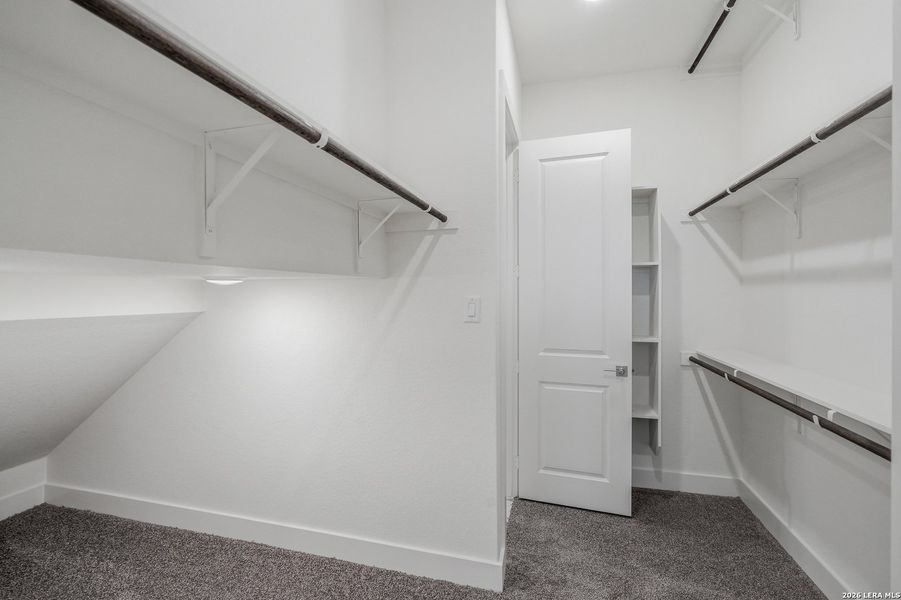 Spacious, unfurnished interior of a new home in Prominence, San Antonio (Image 35).