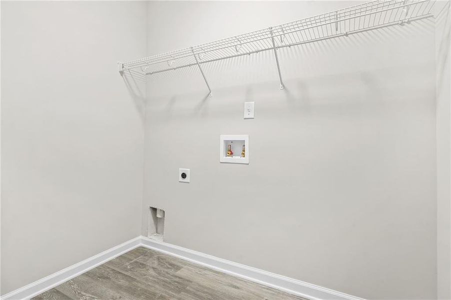 Spacious, unfurnished interior of a new home in , Stockbridge (Image 39).