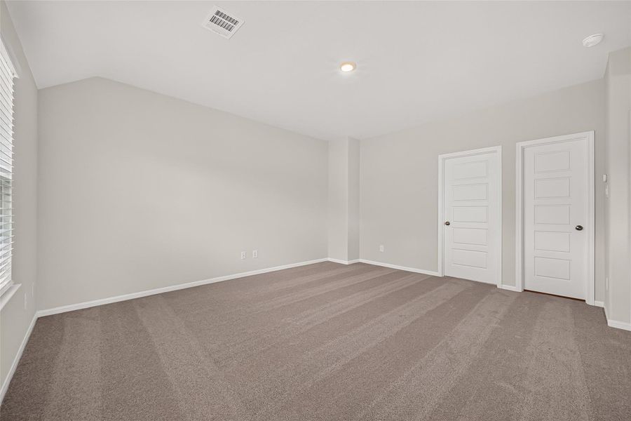 Spacious, unfurnished interior of a new home in Bammel Oaks, Houston (Image 30).