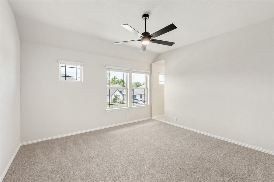 Spacious, unfurnished interior of a new home in Mockingbird Heights, Midlothian (Image 32).