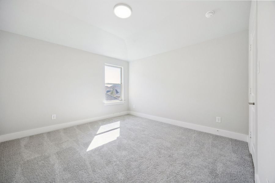 Spacious, unfurnished interior of a new home in Painted Tree Lakeside, McKinney (Image 28).