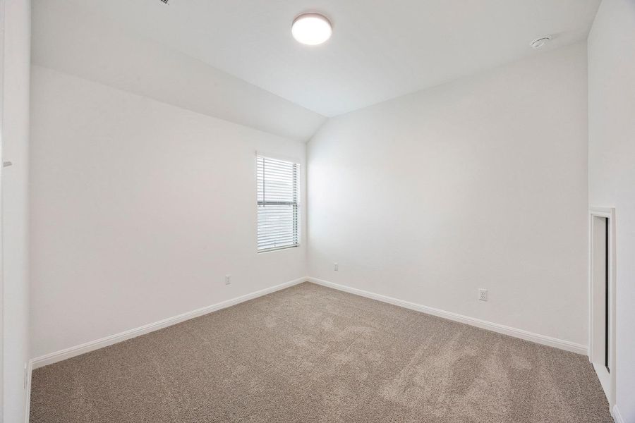 Spacious, unfurnished interior of a new home in Trinity Ranch, Elgin (Image 25).