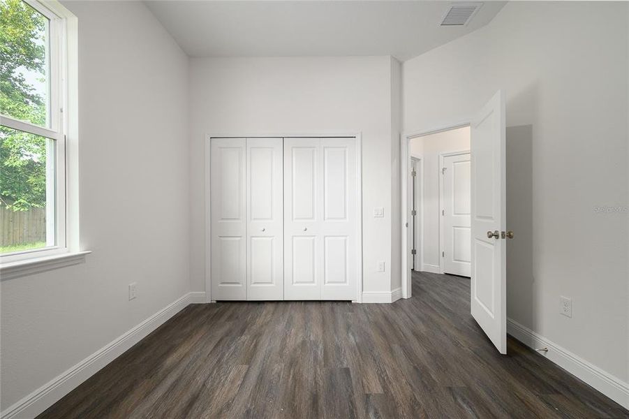 Spacious, unfurnished interior of a new home in , Orlando (Image 19).