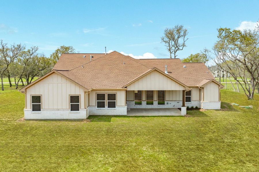 Exterior details and patio area of a home in , Richwood (Image 31).