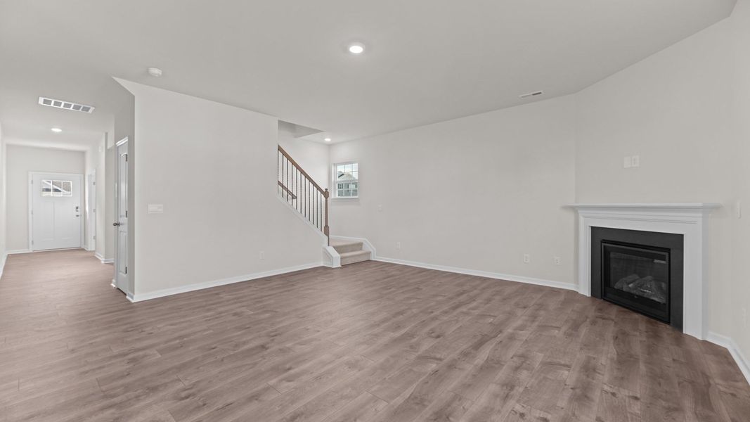 Spacious, unfurnished interior of a new home in East Ridge, Ayden (Image 17).