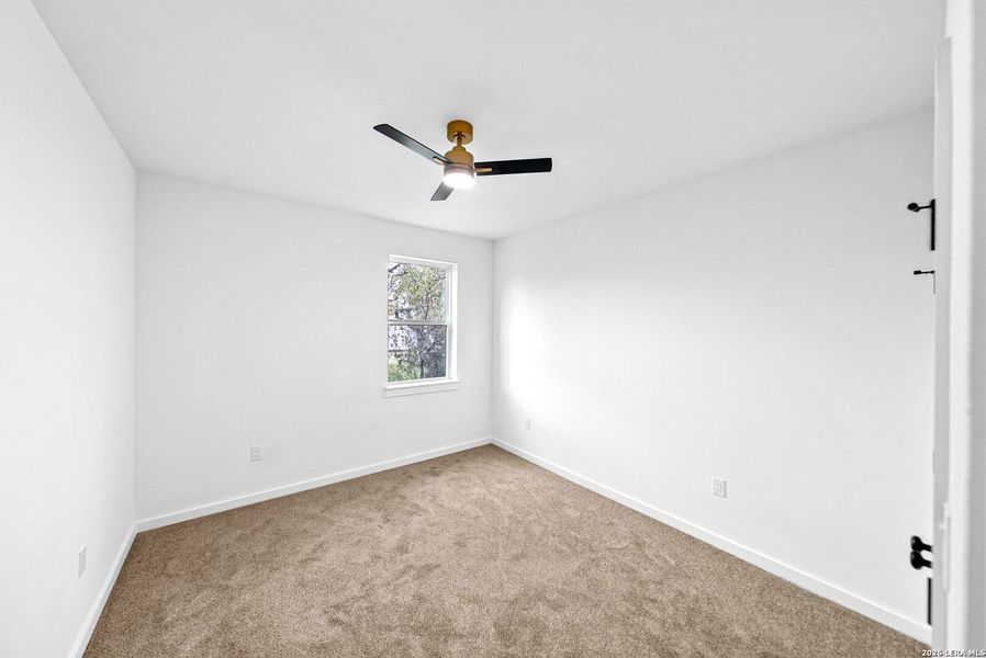Spacious, unfurnished interior of a new home in , San Antonio (Image 28).