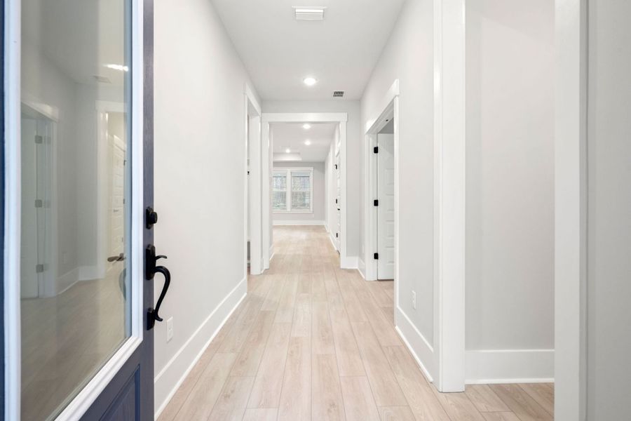 Spacious, unfurnished interior of a new home in Del Webb Savannah at Heartwood, Richmond Hill (Image 15).