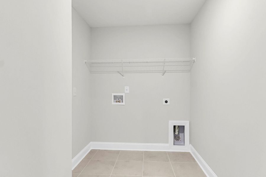 Spacious, unfurnished interior of a new home in Kings River Preserve, Hollywood (Image 29).
