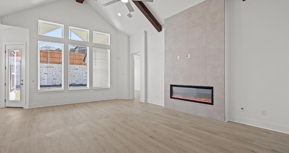 Spacious, unfurnished interior of a new home in Highland Village, Georgetown (Image 31).