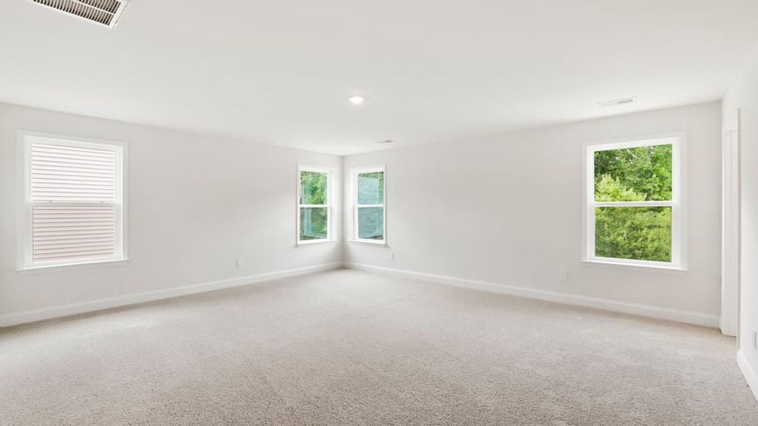 Spacious, unfurnished interior of a new home in Briargate, Fountain Inn (Image 32).