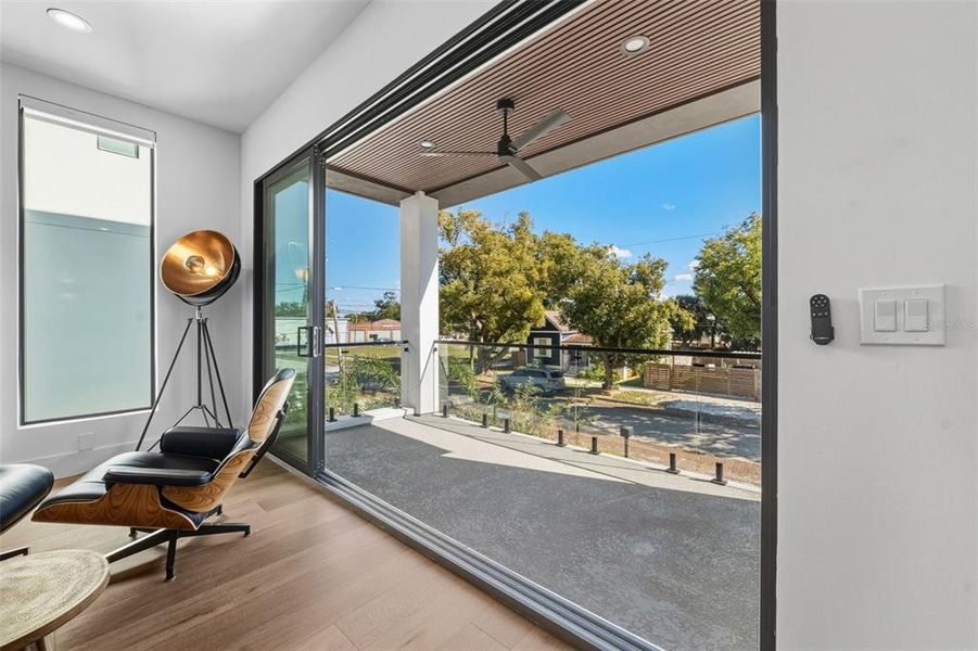Exterior details and patio area of a home in , Tampa (Image 27).