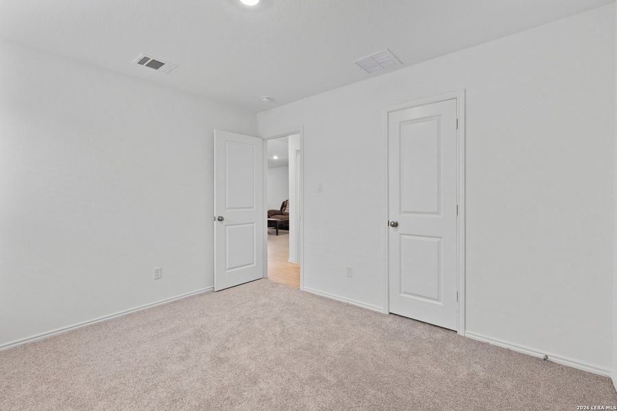 Spacious, unfurnished interior of a new home in Sunset Oaks, Maxwell (Image 20).