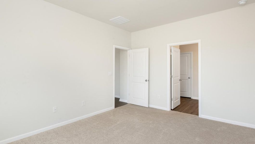 Spacious, unfurnished interior of a new home in Bella Point, Bolivia (Image 13).