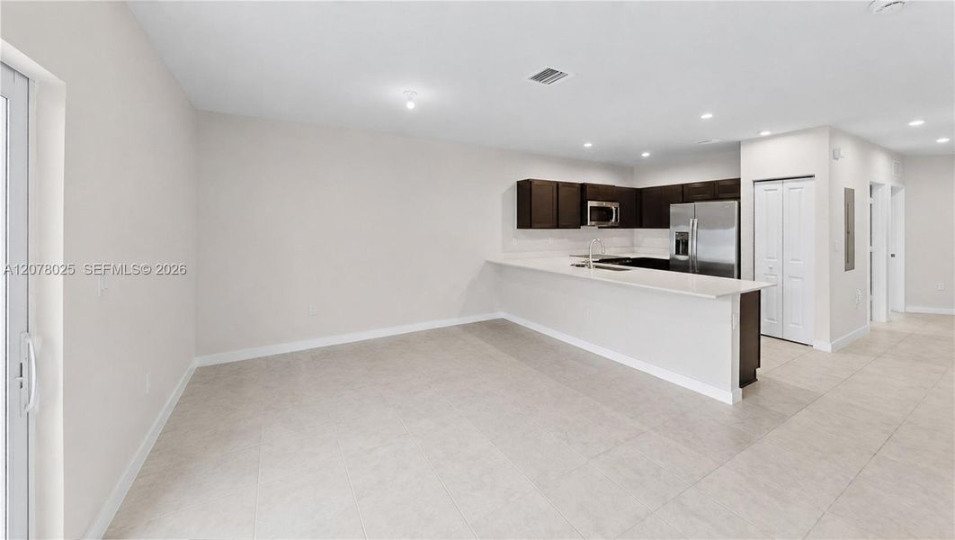 Spacious, unfurnished interior of a new home in , Florida City (Image 23). Spacious, unfurnished interior of a new home in , Florida City (Image 23).