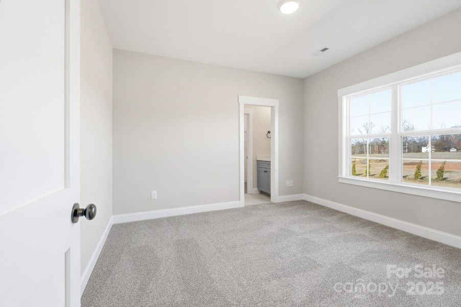 Spacious, unfurnished interior of a new home in , Lexington (Image 24).