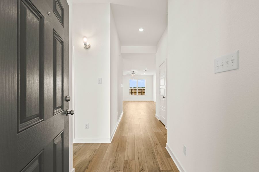 Spacious, unfurnished interior of a new home in Hartrick Ranch, Temple (Image 8).