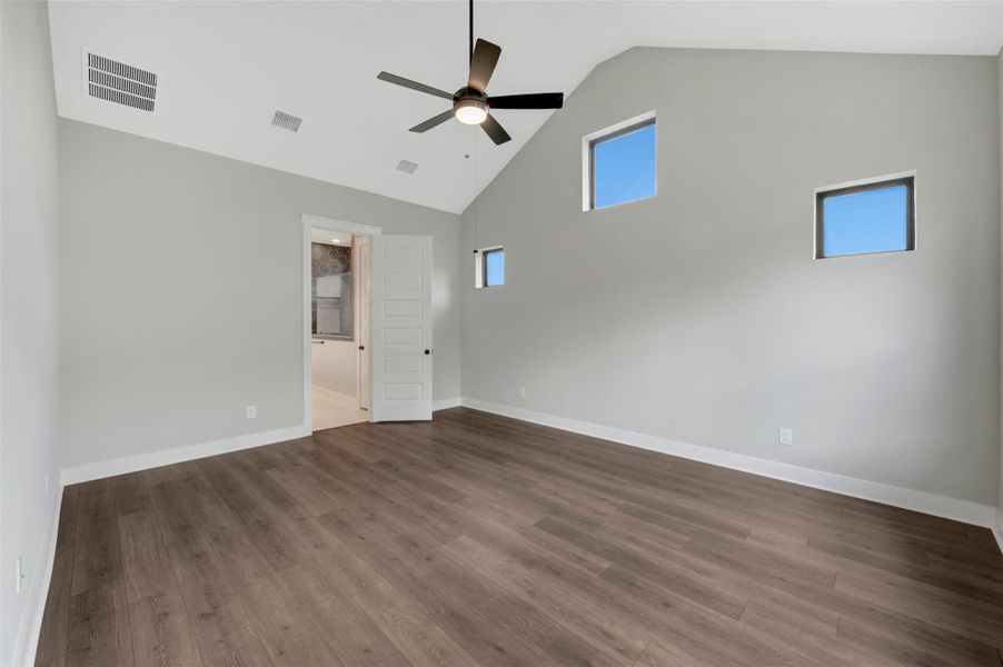 Spacious, unfurnished interior of a new home in Two Step Farm - Enclave Collection, Montgomery (Image 27). Spacious, unfurnished interior of a new home in Two Step Farm - Enclave Collection, Montgomery (Image 27).