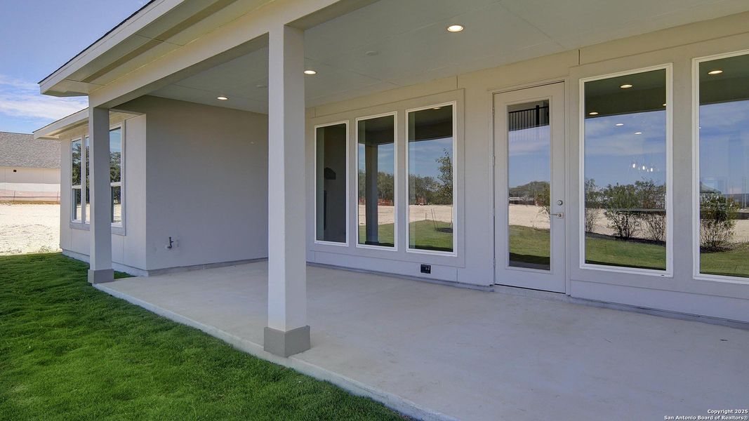 Image 24 of a home in Esperanza 60'.