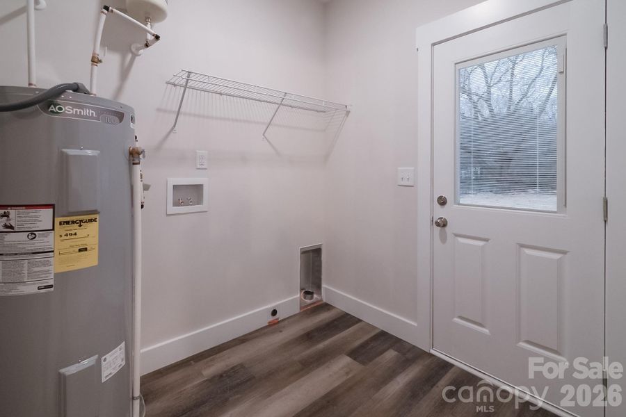 Spacious, unfurnished interior of a new home in , Gastonia (Image 21).