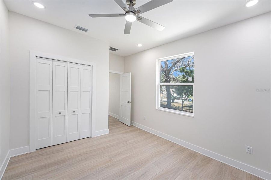 Spacious, unfurnished interior of a new home in , Largo (Image 34).