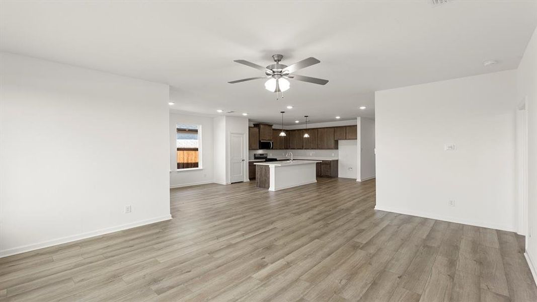 17. 3147 Duck Heights - Family (3) 17. 3147 Duck Heights - Family (3)