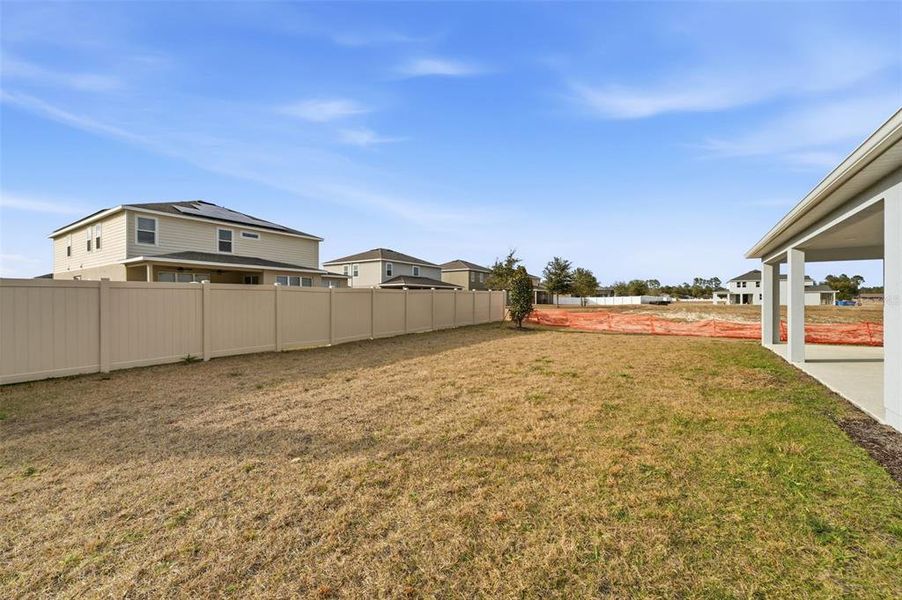 Exterior details and patio area of a home in Acuera Estates, Apopka (Image 25).
