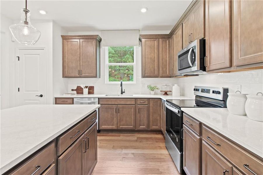 Furnished interior view inside a new home in Del Webb at Lake Oconee, Greensboro (Image 15).