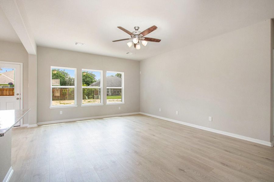 Spacious, unfurnished interior of a new home in Columbia Lakes, West Columbia (Image 17).