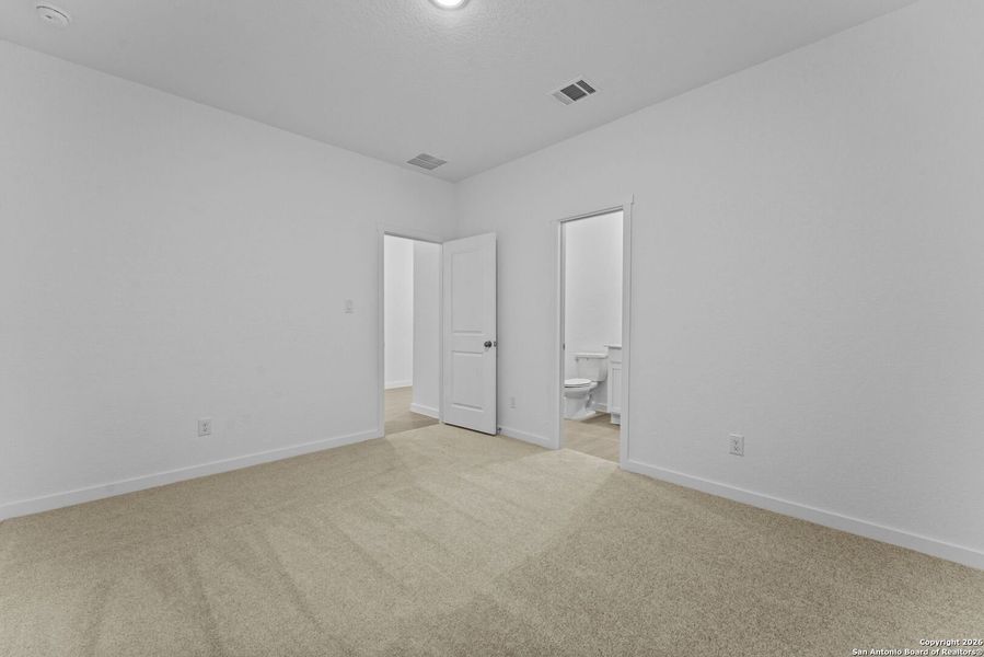 Spacious, unfurnished interior of a new home in Parkside: Coastline Collection, New Braunfels (Image 24).