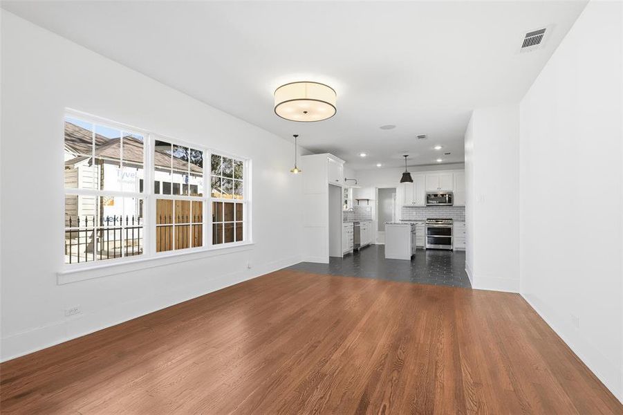 Spacious, unfurnished interior of a new home in , Cleburne (Image 30).