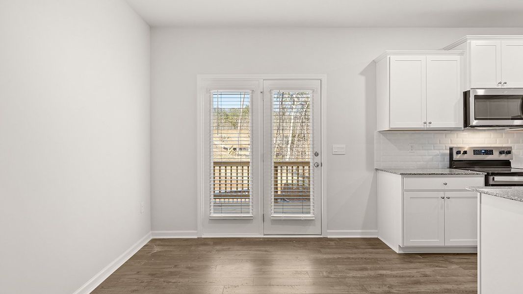 Spacious, unfurnished interior of a new home in Greyton Springs Place, Buford (Image 15).