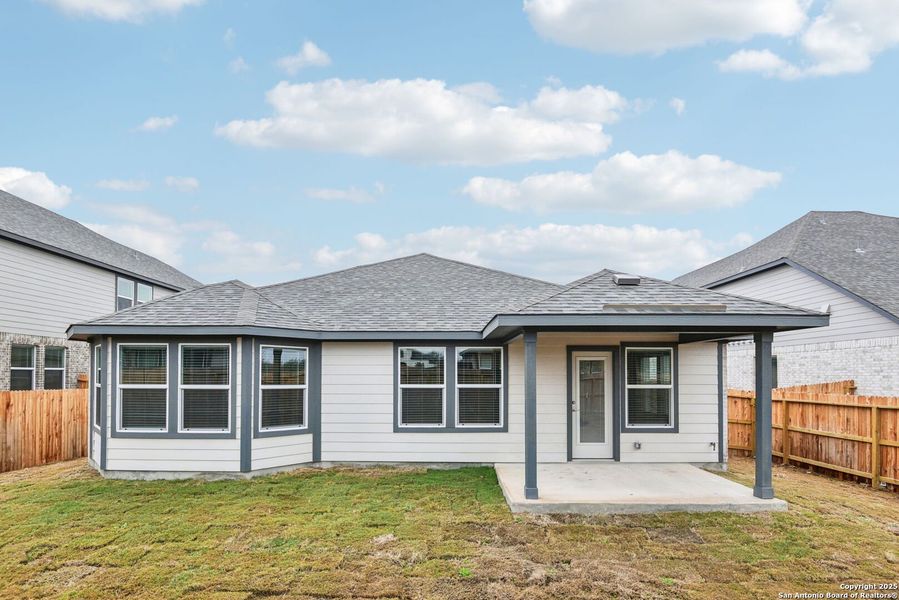 Exterior details and patio area of a home in Carmel Ranch, Schertz (Image 3).