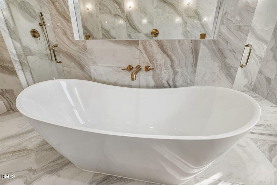 8017 Bud Morris (37) 8017 Bud Morris (37)