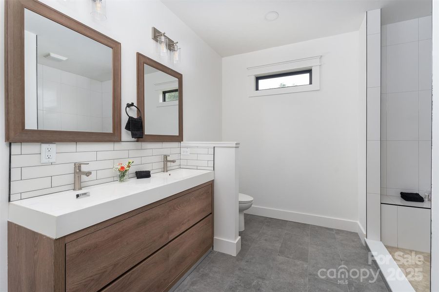 Furnished interior view inside a new home in , Hendersonville (Image 5).