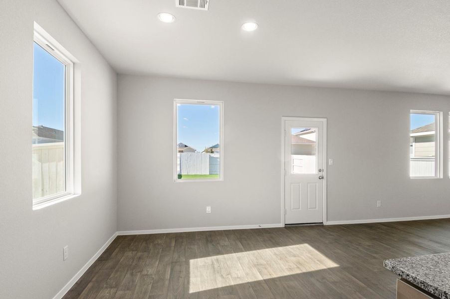 Spacious, unfurnished interior of a new home in Harvest Ridge, Elgin (Image 22).