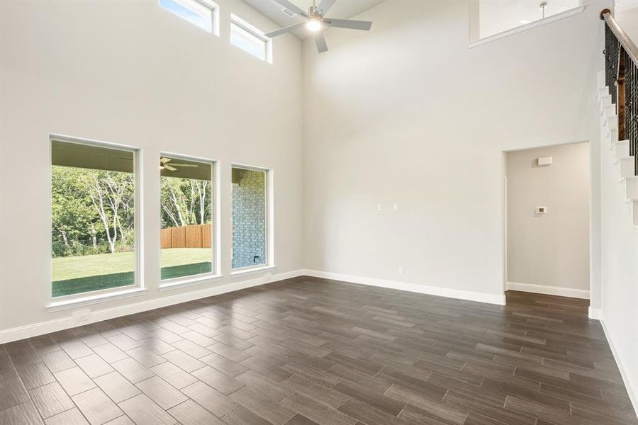 Spacious, unfurnished interior of a new home in Sunset Ridge, Alvarado (Image 22).