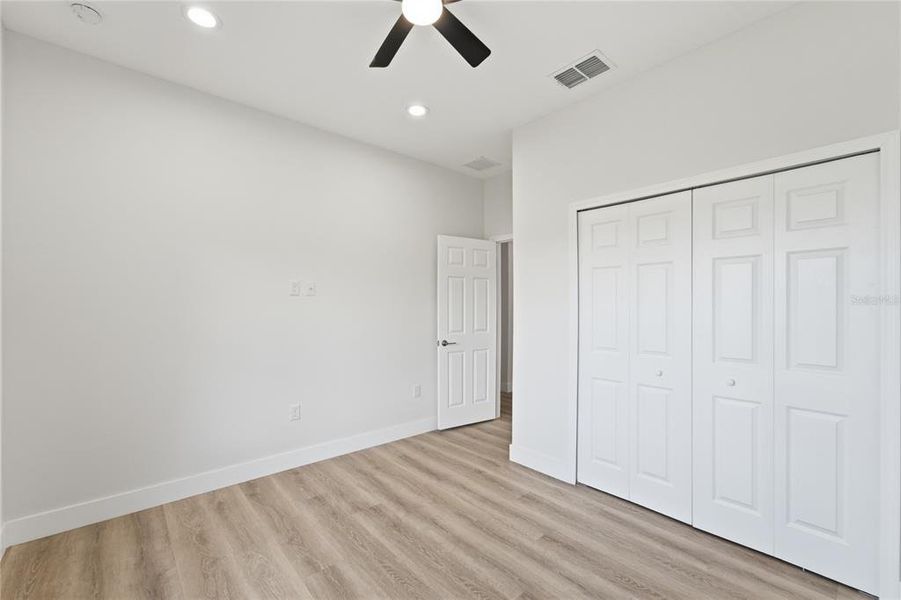 Spacious, unfurnished interior of a new home in , Leesburg (Image 16).