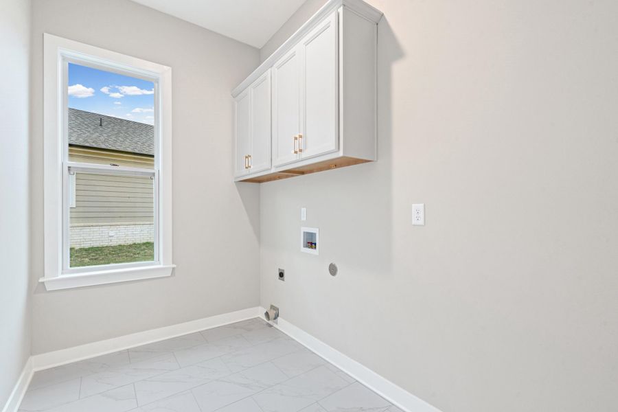 Spacious, unfurnished interior of a new home in Lockwood, Collierville (Image 22).