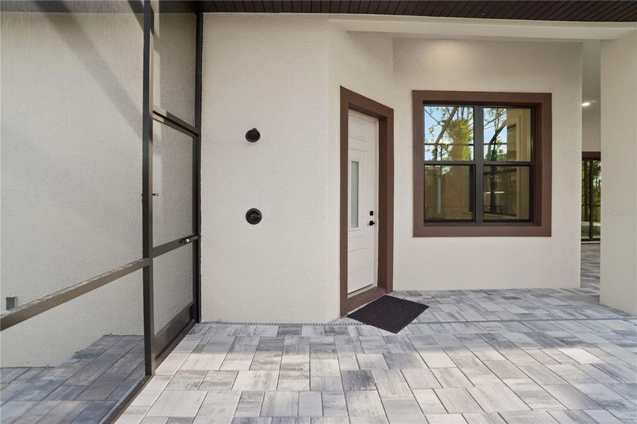 Exterior details and patio area of a home in , Port Charlotte (Image 33).