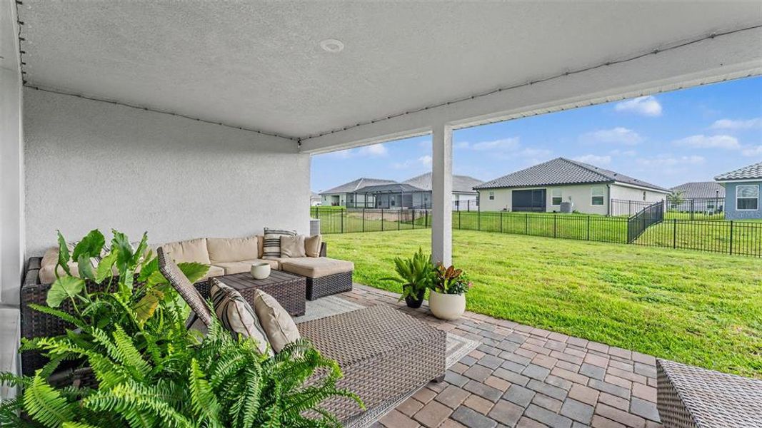 Exterior details and patio area of a home in Lake Juliana Estates, Auburndale (Image 25).
