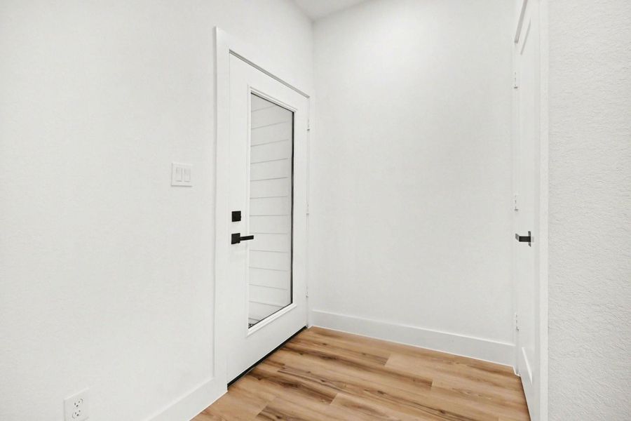 Spacious, unfurnished interior of a new home in , Houston (Image 31).