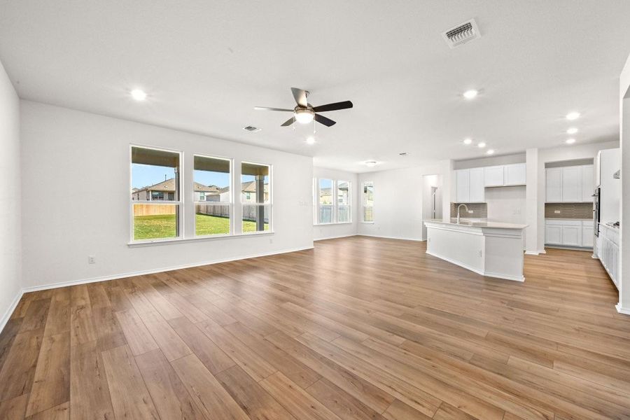 Spacious, unfurnished interior of a new home in Salerno - Classic Collection, Round Rock (Image 6).