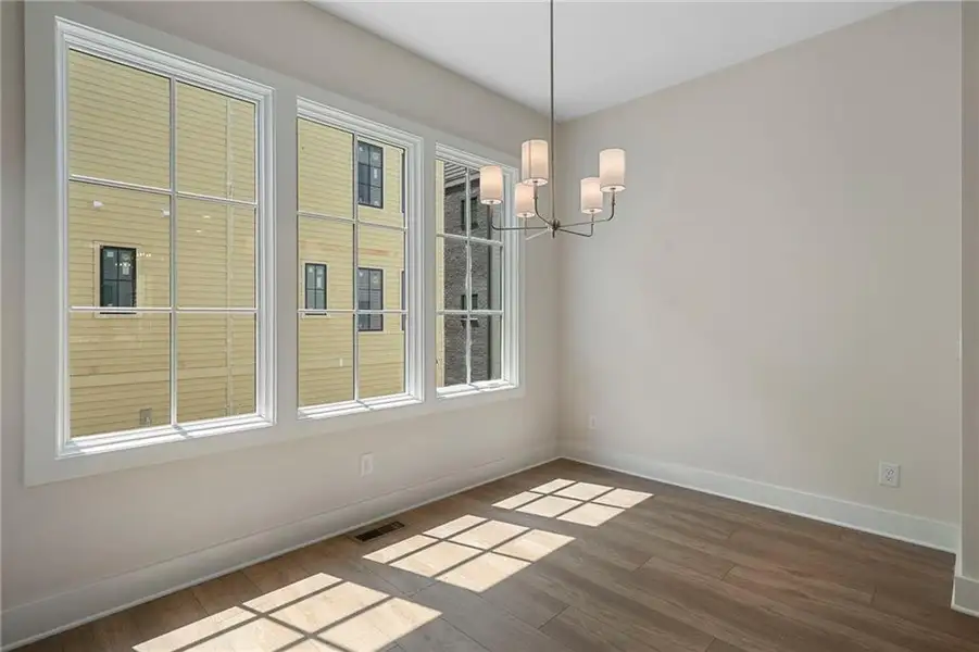 Spacious, unfurnished interior of a new home in , Atlanta (Image 14).