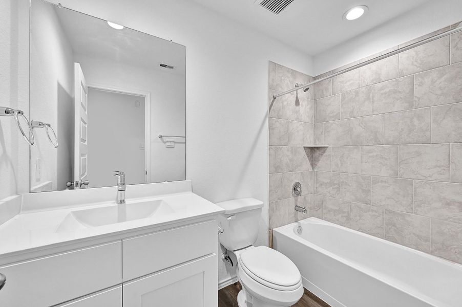 *Images and 3D tour is for illustration only and options may vary from home as built. *Images and 3D tour is for illustration only and options may vary from home as built.