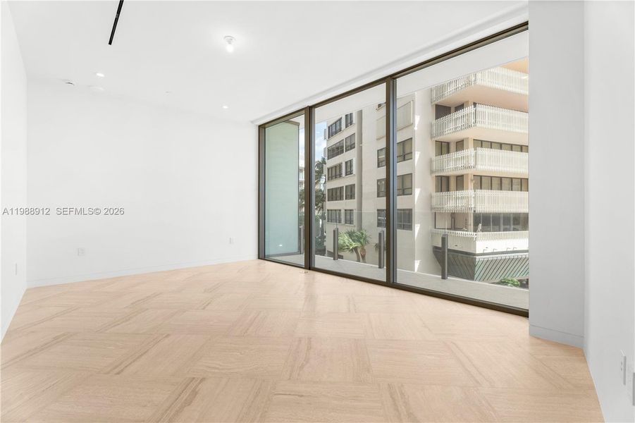 Spacious, unfurnished interior of a new home in , Miami (Image 21).