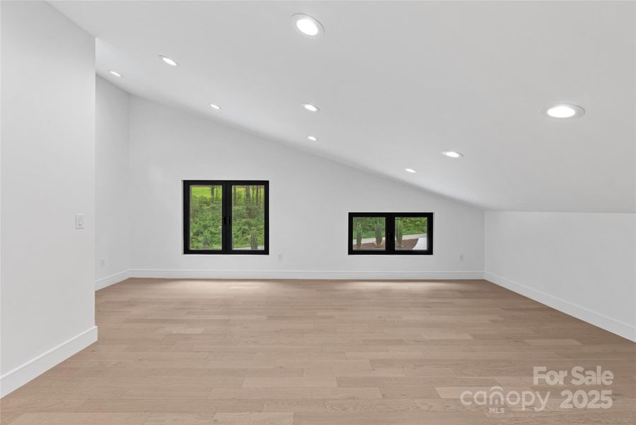 Image 36 of a home in .