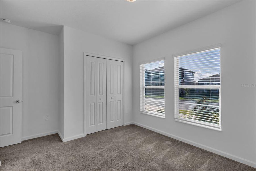 Spacious, unfurnished interior of a new home in Knightsbridge, Kissimmee (Image 17).