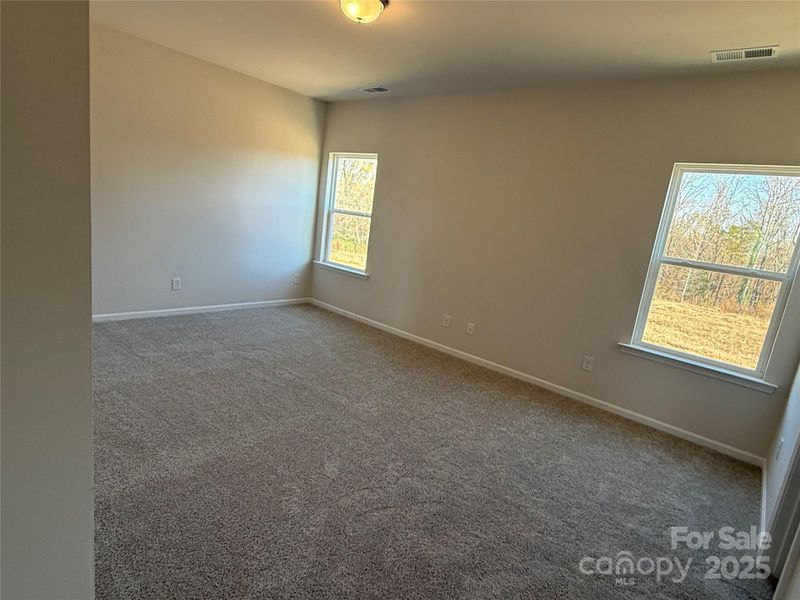 Spacious, unfurnished interior of a new home in Cedar Meadows, Monroe (Image 35).