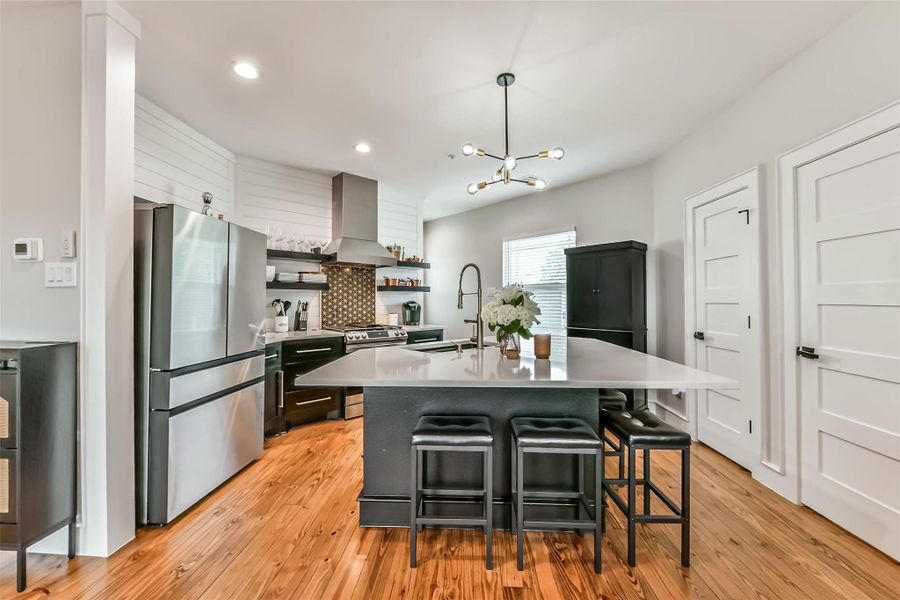 Furnished interior view inside a new home in , Galveston (Image 20).