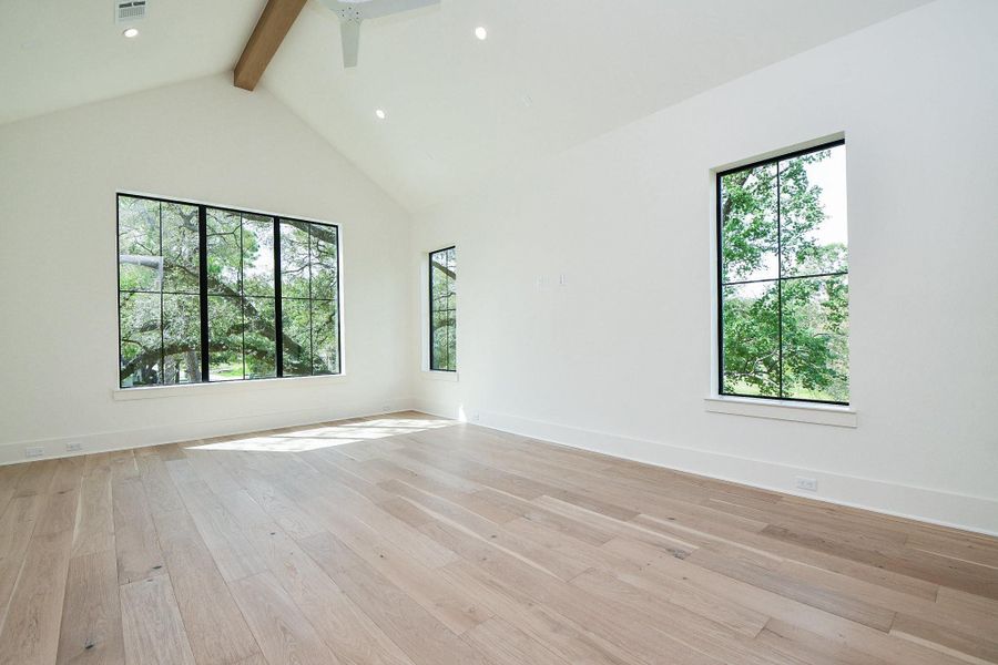 Spacious, unfurnished interior of a new home in , Houston (Image 22).